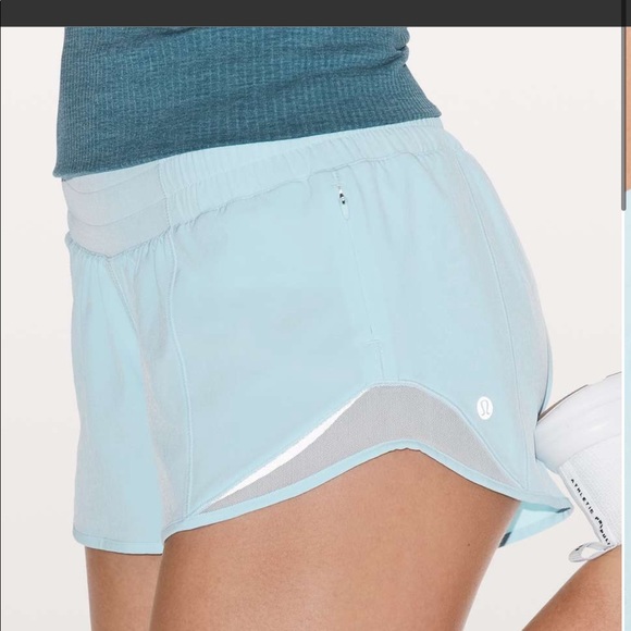 Lululemon Hotty hot shorts size 8 - Picture 2 of 3